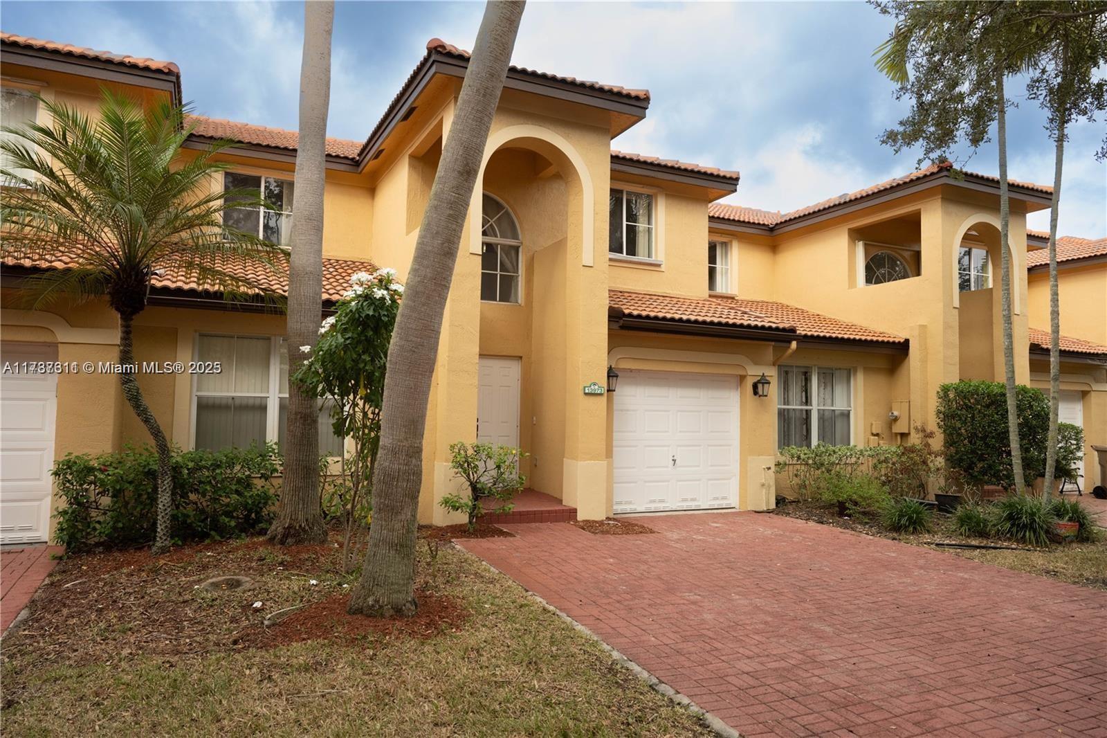 Picture of 13973 N Forest Oak Cir, Davie, FL 33325