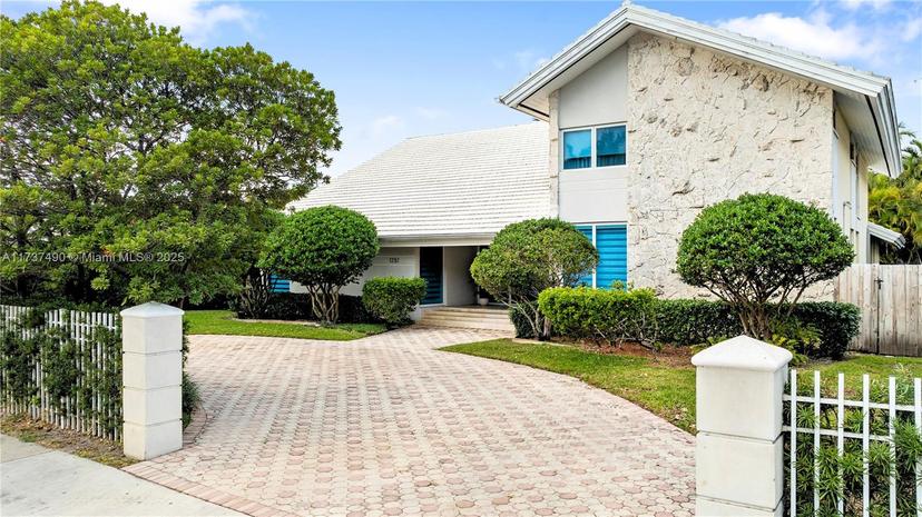 Picture of 1251 Kane Concourse, Bay Harbor Islands FL 33154