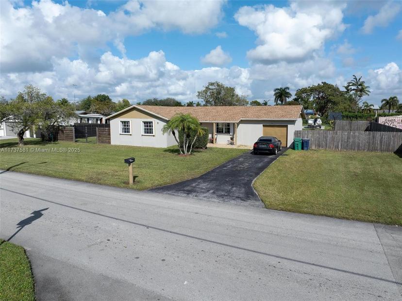 Picture of 15811 SW 284Th St, Homestead FL 33033