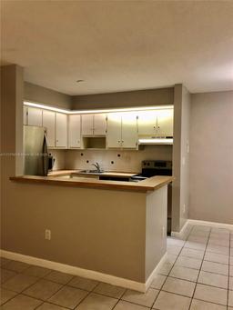 Picture of 9753 W Mcnab Rd # 112, Tamarac, FL 33321