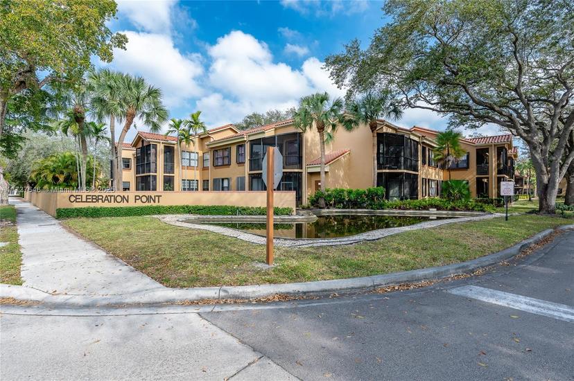 Picture of 15579 N Miami Lakeway N # 208, Miami Lakes FL 33014