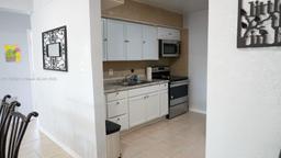 Picture of 902 NW 6Th Ter, Hallandale Beach, FL 33009