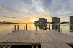 Picture of 1740 S Bayshore Ln, Miami, FL 33133