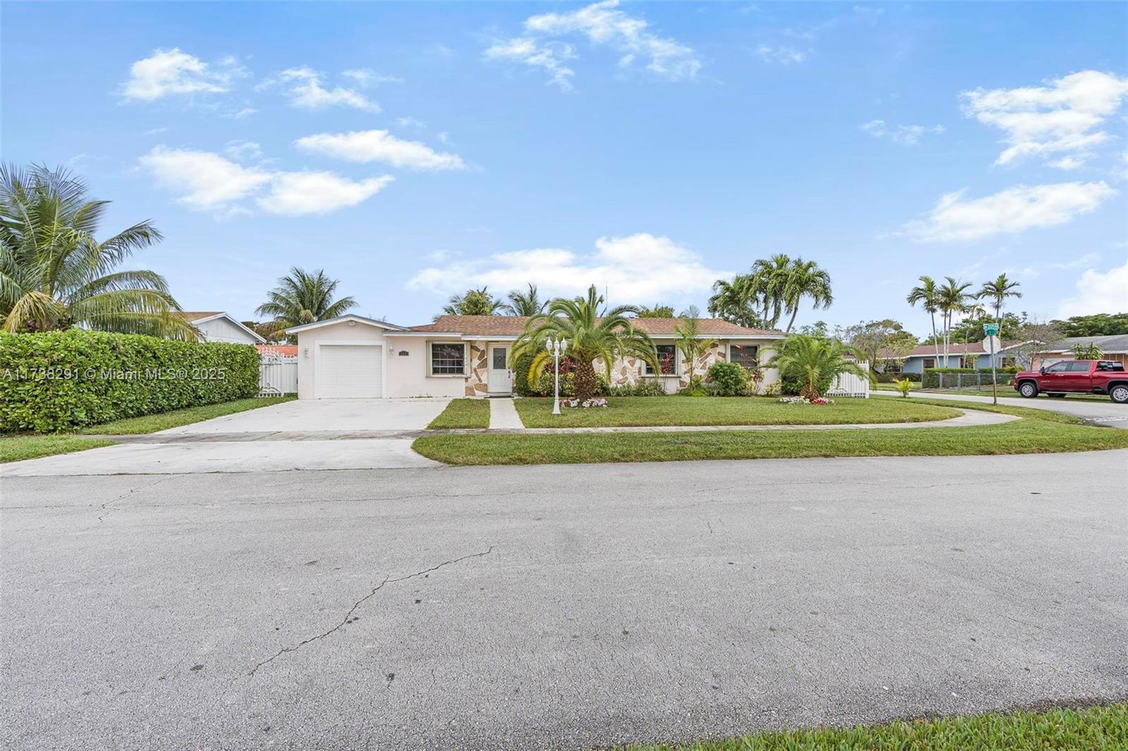 Picture of 125 NE 205Th Ter, Miami Gardens, FL 33179