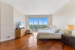 Picture of 10 Edgewater Dr # 5D, Coral Gables, FL 33133