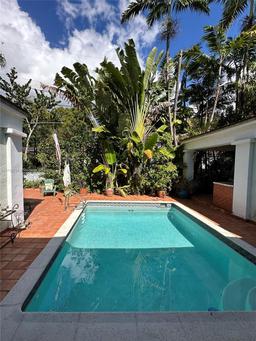 Picture of 419 Blue Rd, Coral Gables, FL 33146