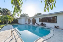 Picture of 10561 NW 22Nd St, Pembroke Pines, FL 33026