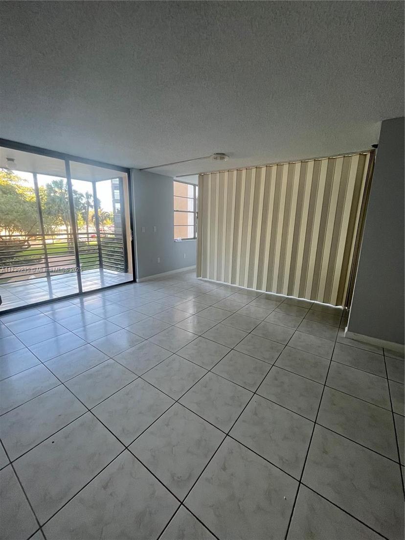 Picture of 1000 Saint Charles Pl # 208, Pembroke Pines FL 33026