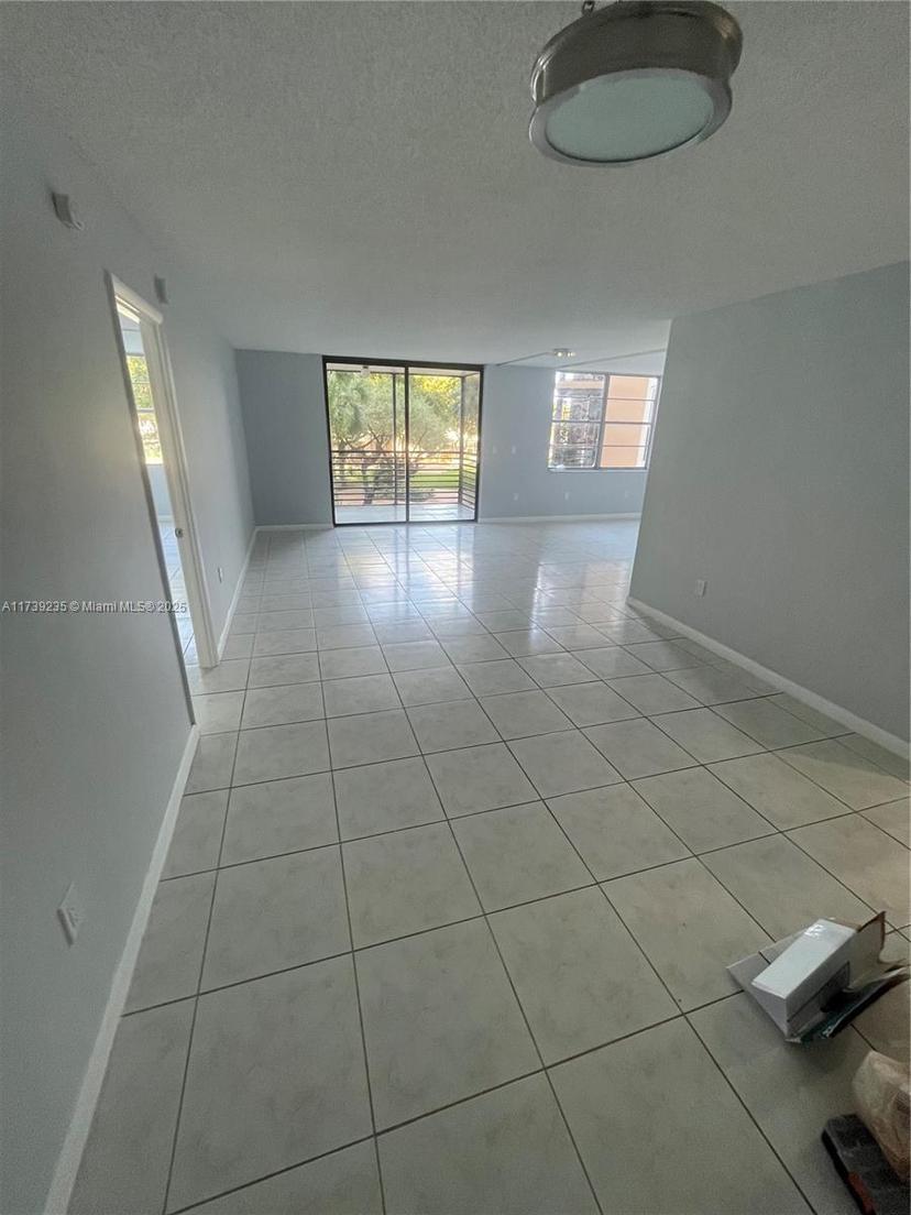 Picture of 1000 Saint Charles Pl # 208, Pembroke Pines FL 33026