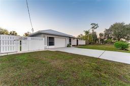 Picture of 3054 NE Beechwood Cir, La Belle, FL 33935