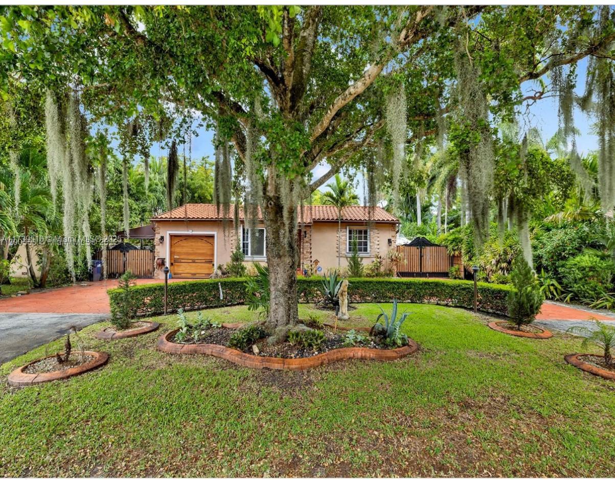 Picture of 661 Falcon Ave, Miami Springs, FL 33166