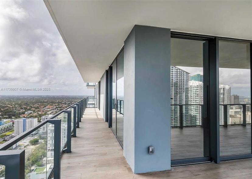 Picture of 88 SW 7Th St # 2501, Miami FL 33130