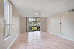 Picture of 7175 Orange Dr # 114H, Davie, FL 33314