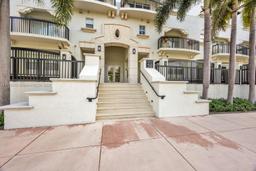 Picture of 50 Alhambra Cir # 403, Coral Gables, FL 33134