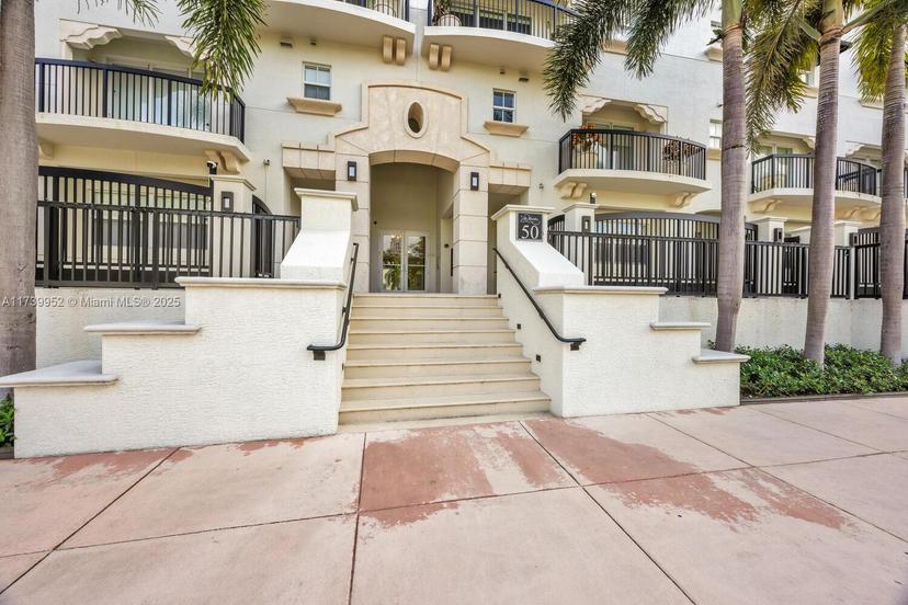 Picture of 50 Alhambra Cir # 403, Coral Gables FL 33134