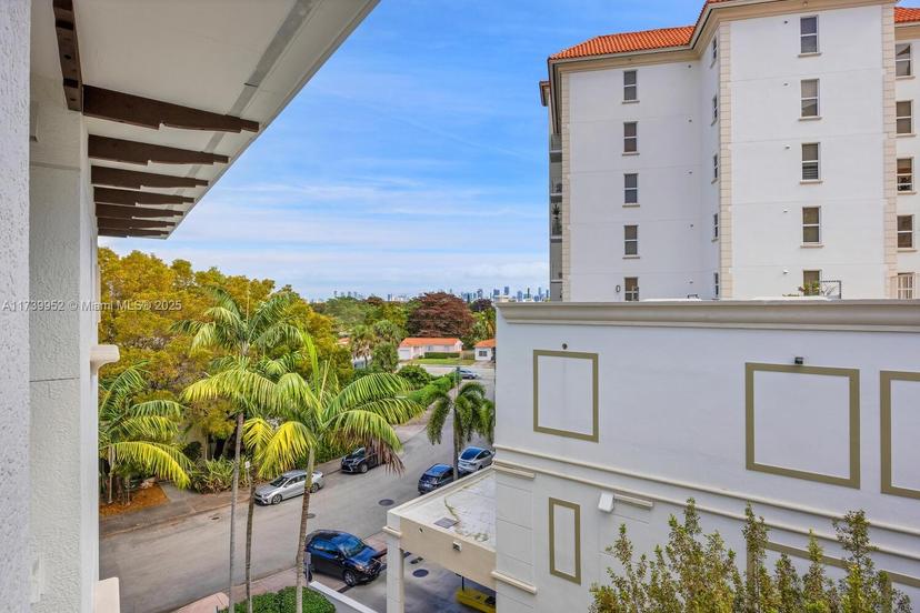 Picture of 50 Alhambra Cir # 403, Coral Gables FL 33134