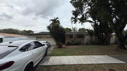 Picture of 7355 Poinciana Ct, Miami Lakes, FL 33014