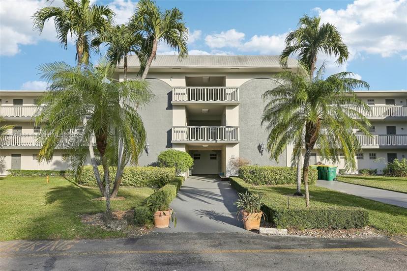 Picture of 1001 Hillcrest Ct # 209, Hollywood FL 33021