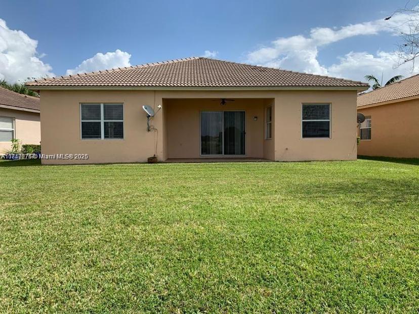 Picture of 4377 E Whitewater Ave, Weston FL 33332