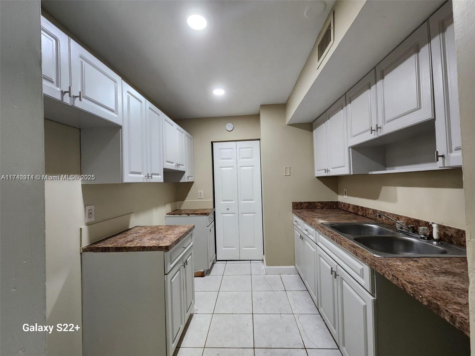 Picture of 2824 NW 55Th Ave # 1B, Lauderhill, FL 33313