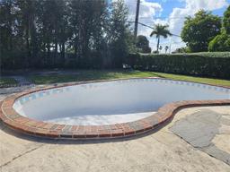 Picture of 796 W 69Th Pl, Hialeah, FL 33014