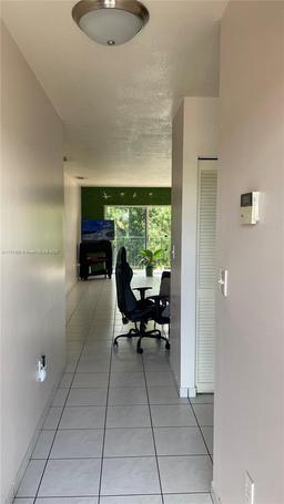 Picture of 700 SE 9Th Ct # 206, Hialeah, FL 33010