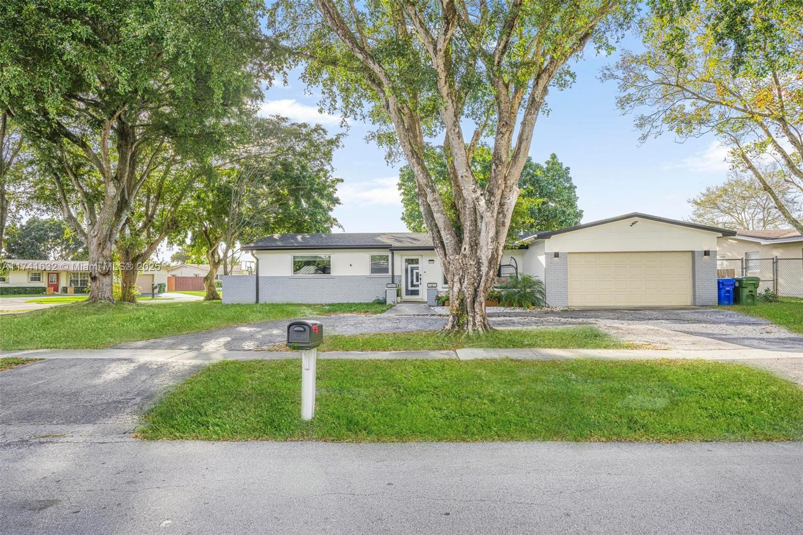 Picture of 2000 NW 106Th Ave, Pembroke Pines, FL 33026