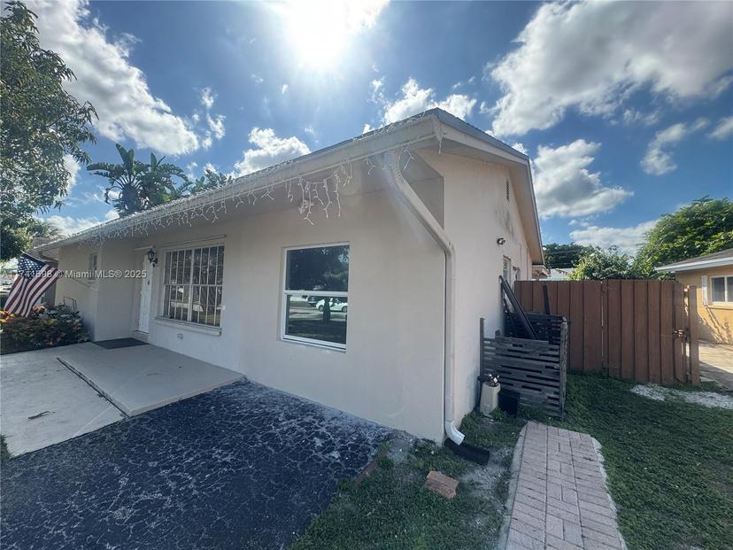 Picture of 22687 SW 65Th Cir, Boca Raton FL 33428