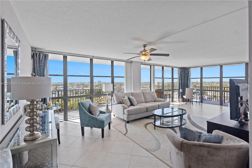 Picture of 800 Parkview Dr # 909, Hallandale Beach FL 33009