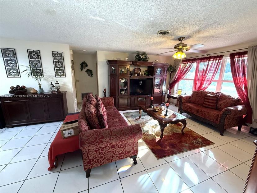 Picture of 370 NW 43Rd Ave, Plantation FL 33317