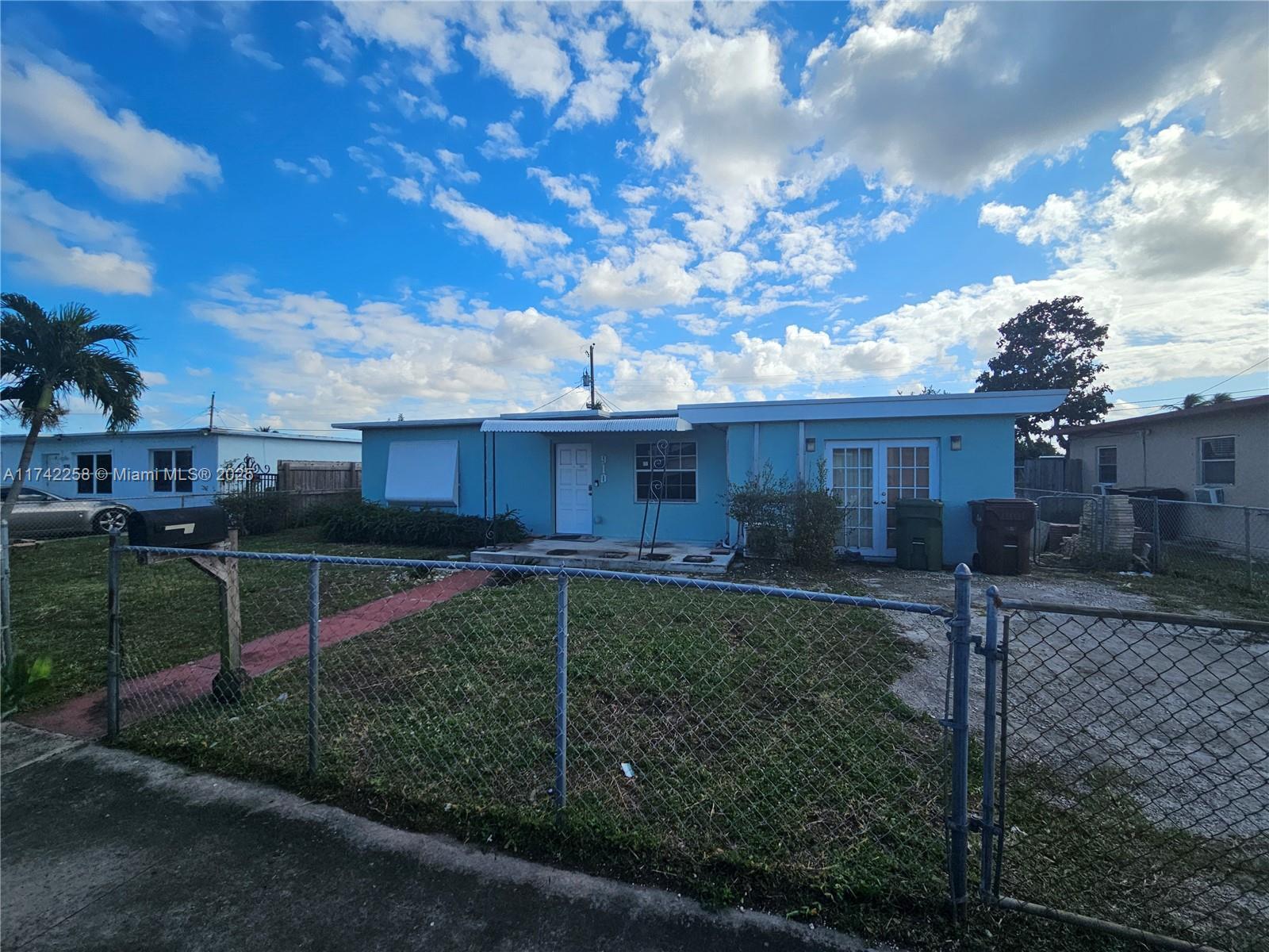 Picture of 910 E 11Th Pl, Hialeah, FL 33010