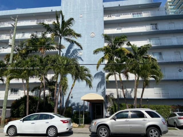 Picture of 677 NE 24Th St # 203, Miami, FL 33137