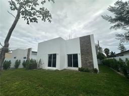 Picture of 2423 NW 23Rd Ln, Fort Lauderdale, FL 33311