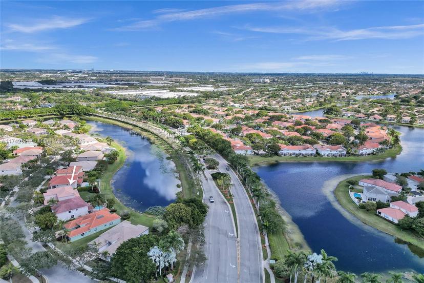 Picture of 3892 Falcon Ridge Cir, Weston FL 33331