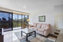 Picture of 20335 W Country Club Dr # 308, Aventura, FL 33180