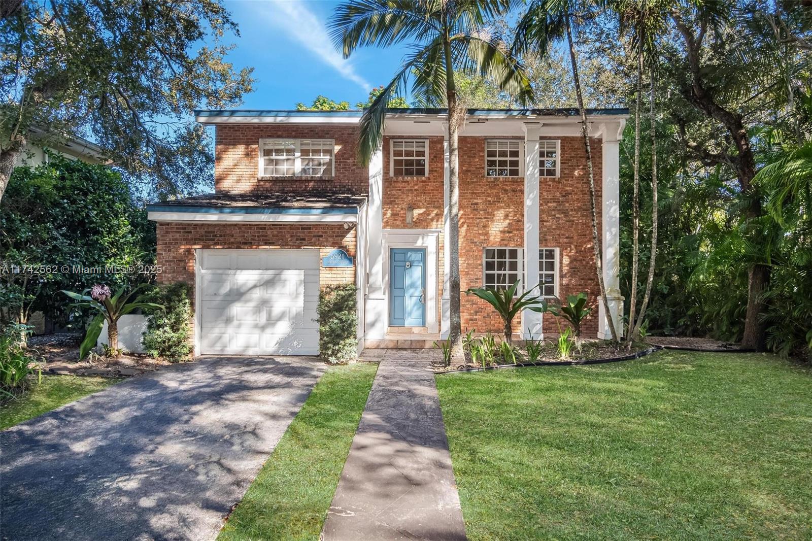 Picture of 6921 Portillo St, Coral Gables, FL 33146