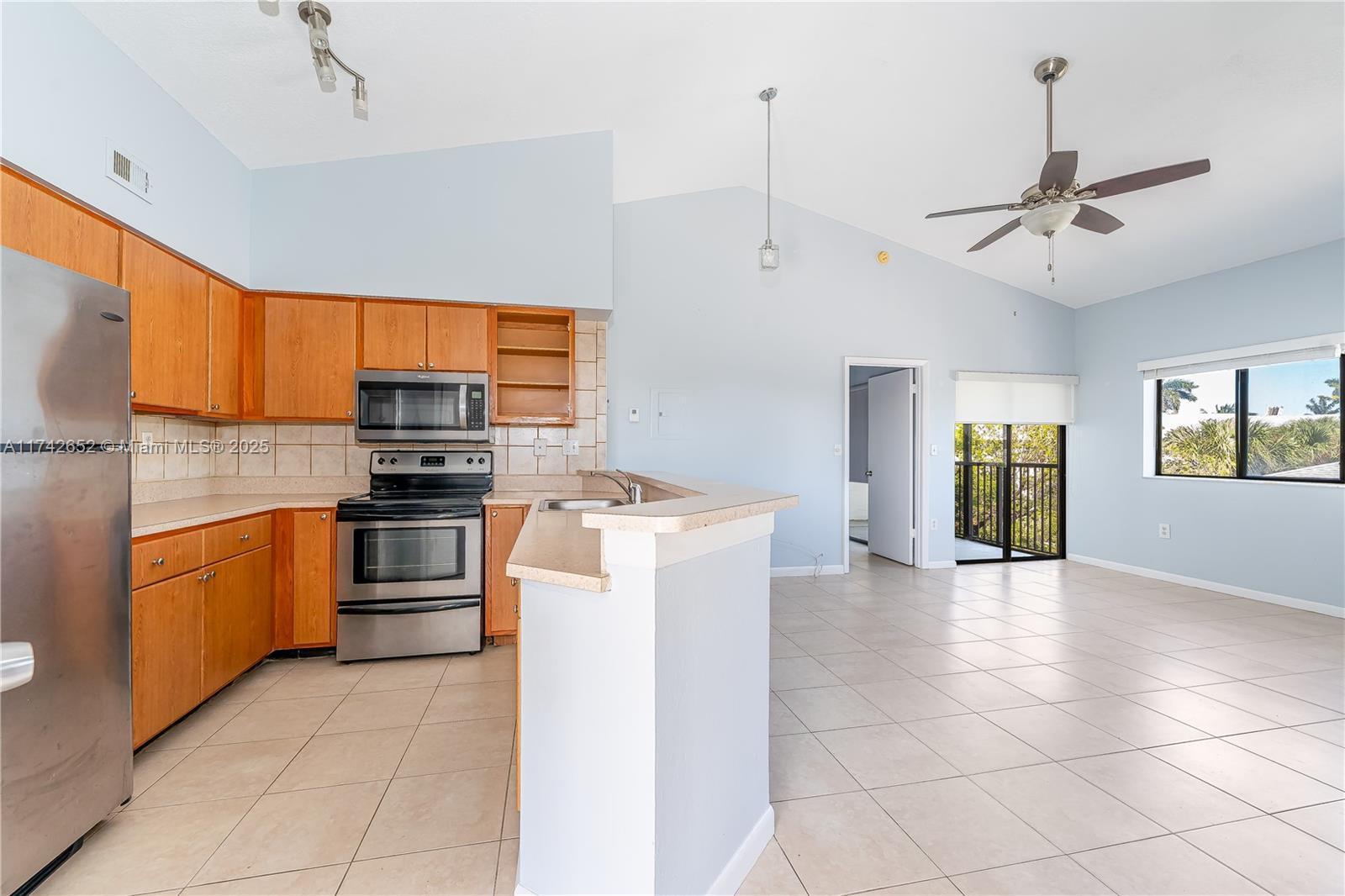 Picture of 2445 SW 18Th Ter # 706, Fort Lauderdale, FL 33315