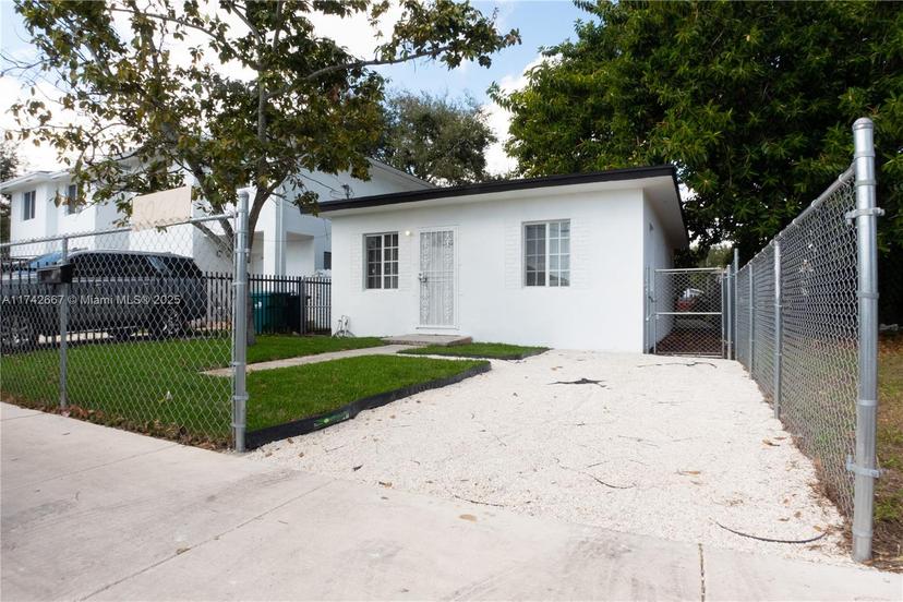 Picture of 3061 NW 44Th St, Miami FL 33142