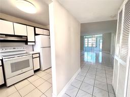 Picture of 2871 E Sunrise Lakes Dr # 102, Sunrise, FL 33322