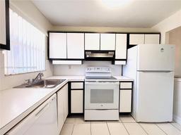 Picture of 2871 E Sunrise Lakes Dr # 102, Sunrise, FL 33322