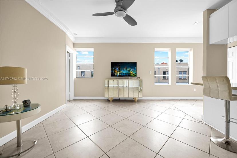 Picture of 1559 Michigan Ave # 303, Miami Beach FL 33139