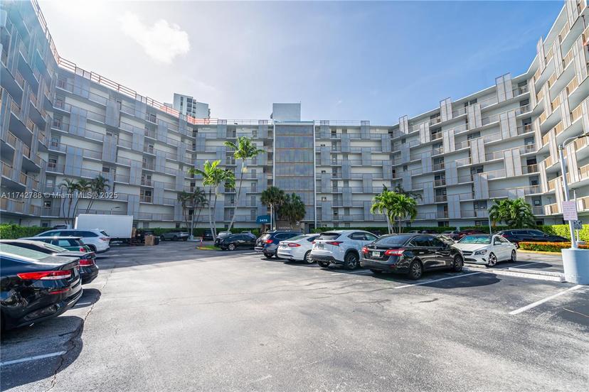 Picture of 3475 N Country Club Dr # 314, Aventura FL 33180