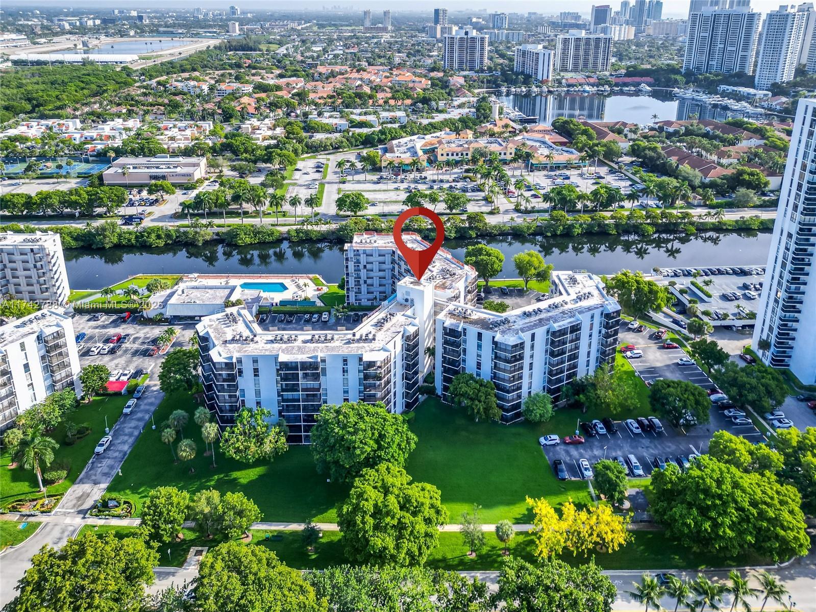 Picture of 3475 N Country Club Dr # 314, Aventura, FL 33180