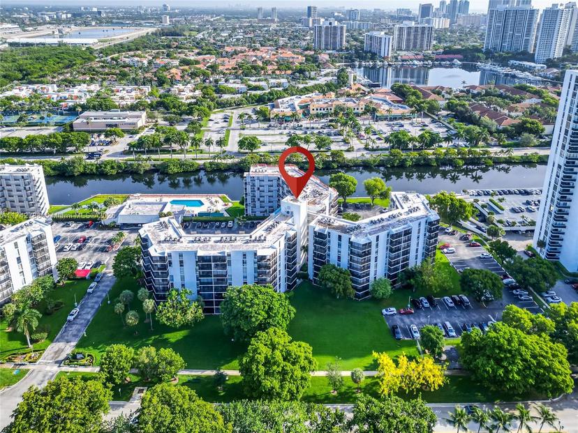 Picture of 3475 N Country Club Dr # 314, Aventura FL 33180