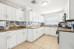 Picture of 6921 SW 9Th St, Pembroke Pines, FL 33023