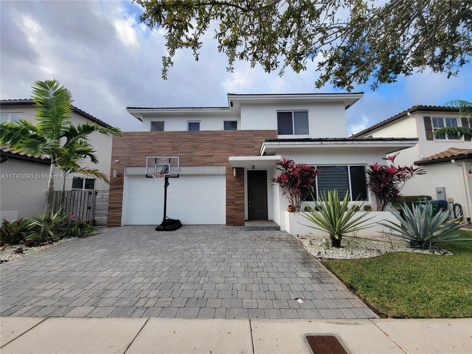 Picture of 15124 SW 176Th Ter, Miami, FL 33187