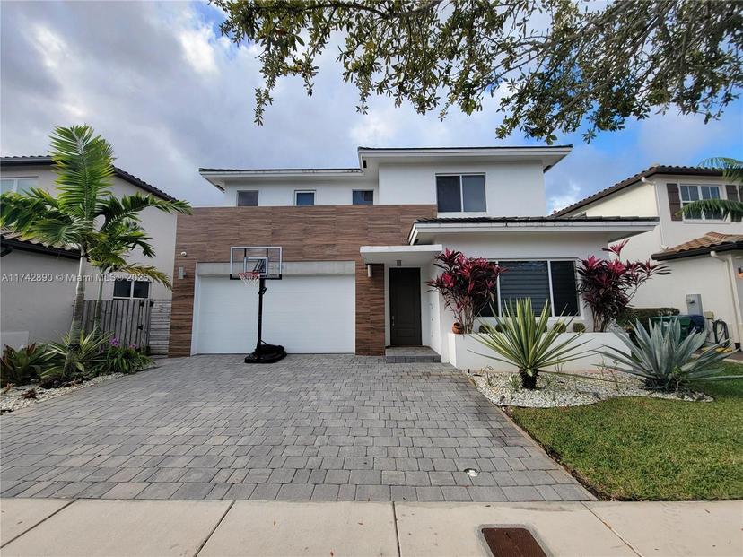 Picture of 15124 SW 176Th Ter, Miami FL 33187