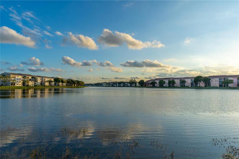 Picture of 550 SW 138Th Ave # 112K, Pembroke Pines FL 33027