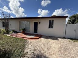 Picture of 2271 SW 42Nd Way, Fort Lauderdale, FL 33317