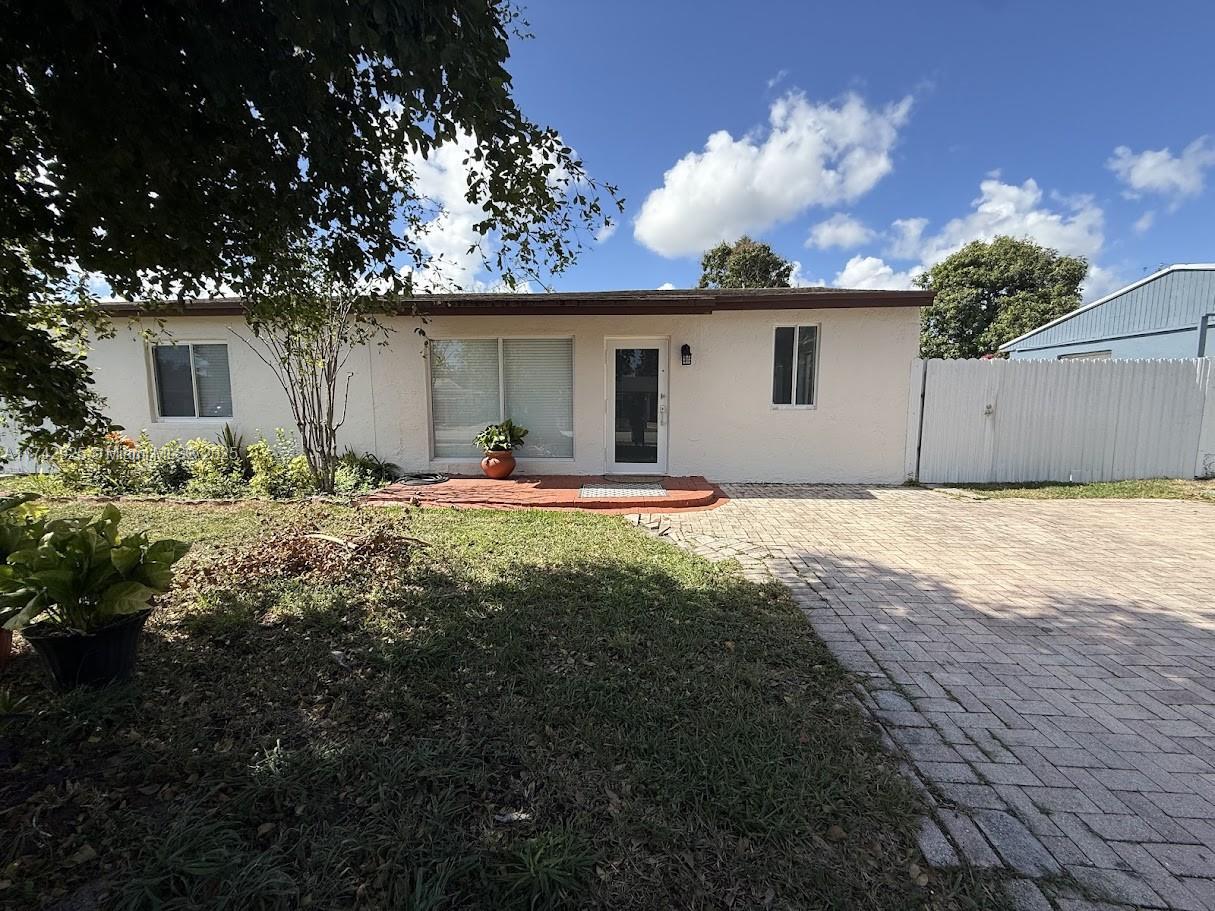 Picture of 2271 SW 42Nd Way, Fort Lauderdale, FL 33317